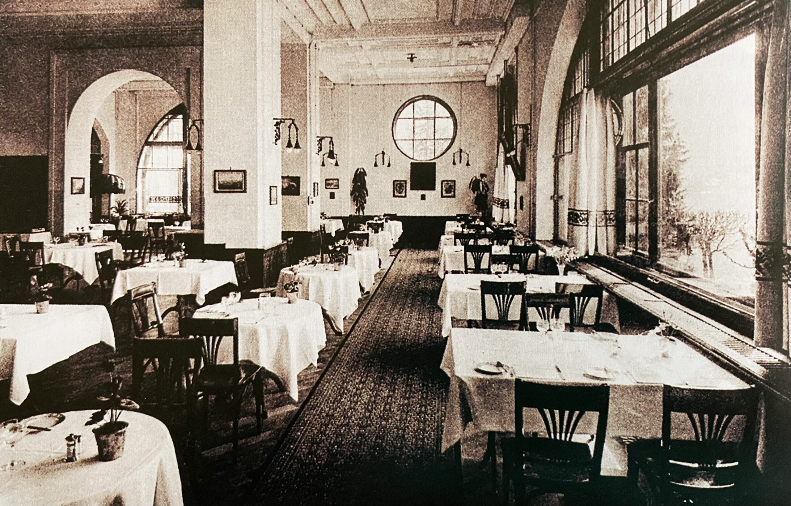 1930s dining hall at the Park Hotel